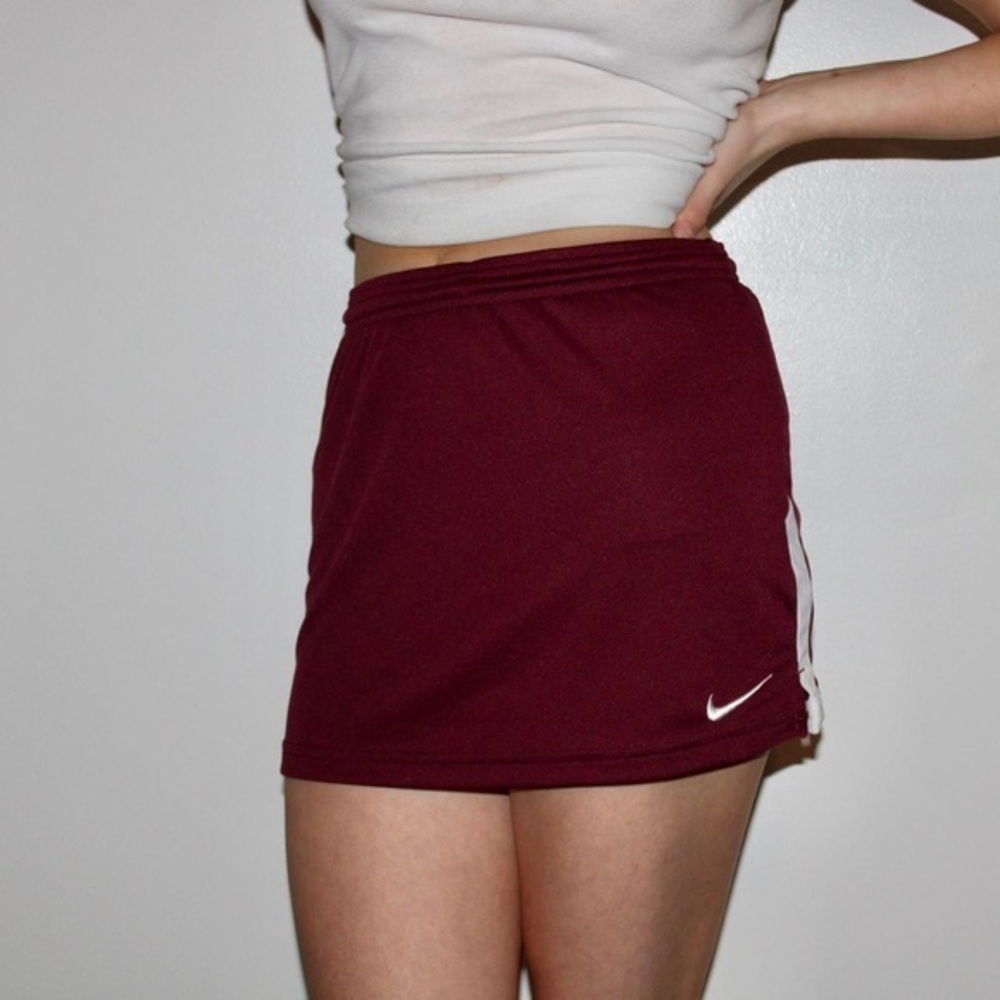NWT Nike Lacrosse Burgundy & White Dry Fit Active Skirt Womens Size Small